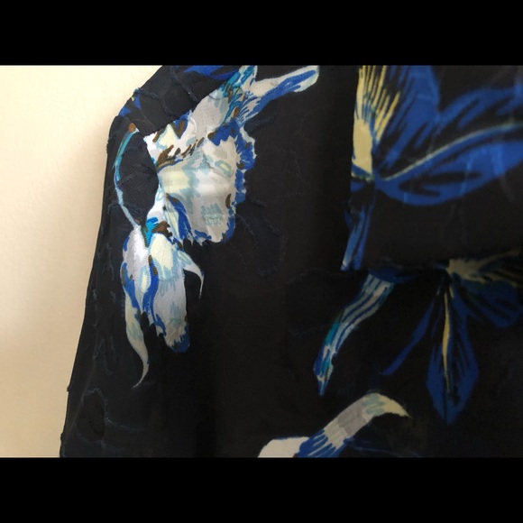 NWT Banana Republic floral shirt size XS - Picture 5 of 5